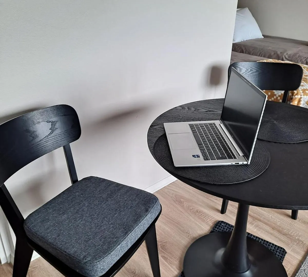 Direct Train To Helsinki And Airport, Near Shopping Center Apartment Vantaa